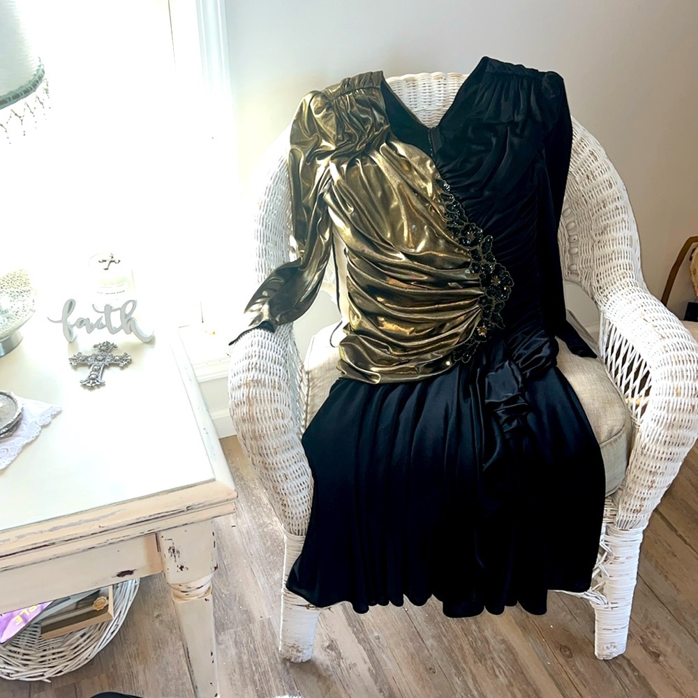 Vintage Filigree Classic Dress W/Sequins and Shoulder-pads. Size 16